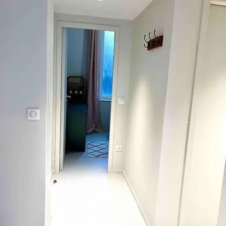 Apartment Republique Beaux-arts, 2/6 P, 40 M2, Cosy